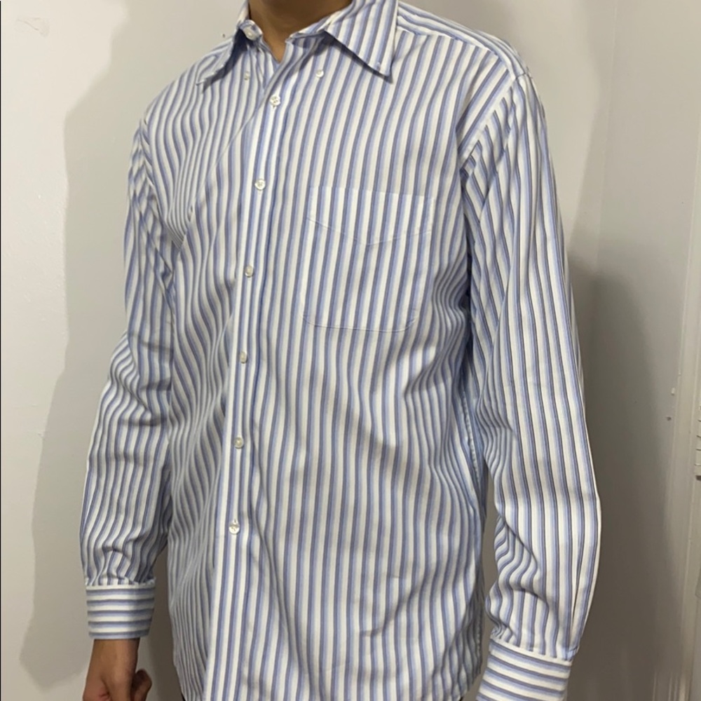 Button down - Picture 2 of 3